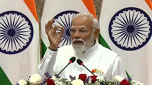 ’ہندوستان-فرانس بنائیں گے ایوریسٹ کی اونچائی تک اڑنے والا دنیا کا پہلا ہیلی کاپٹر‘، پریس کانفرنس میں پی ایم مودی کا اعلان