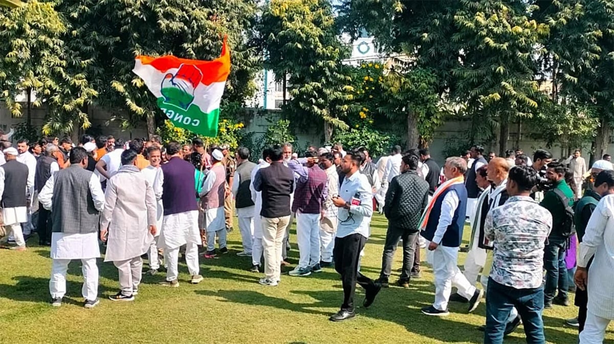 <div class="paragraphs"><p>سوشل میڈیا</p></div>