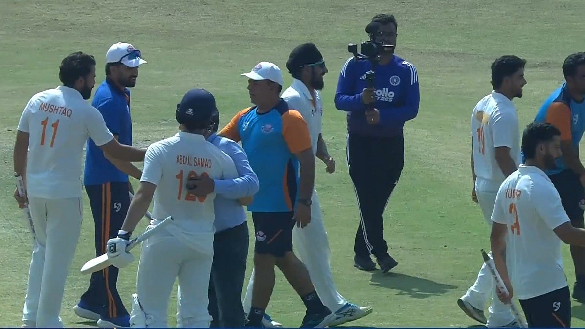 <div class="paragraphs"><p>جموں و کشمیر کی ٹیم (ویڈیو گریب)</p></div>