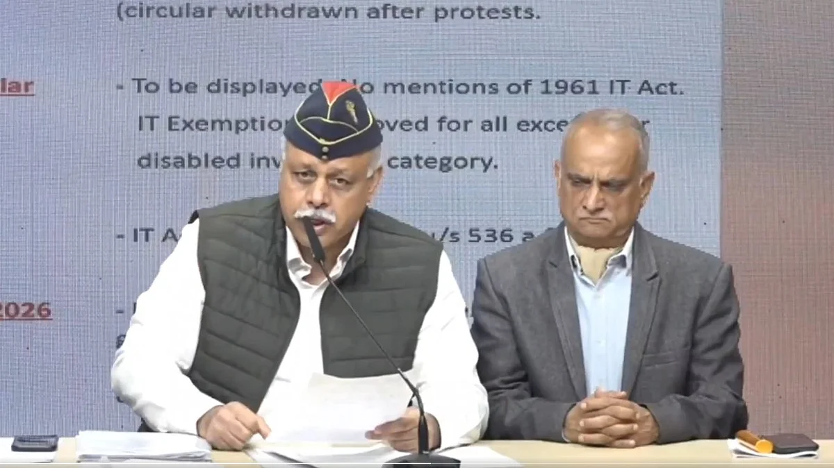 <div class="paragraphs"><p>پریس کانفرنس کے دوران کرنل روہت چودھری (ویڈیو گریب)</p></div>