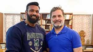 <div class="paragraphs"><p>راہل گاندھی کے ساتھ محمد دیپک</p></div>