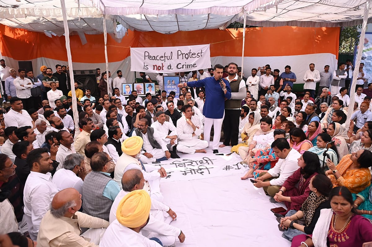 <div class="paragraphs"><p>تصویر قومی آواز/ویپن</p></div>