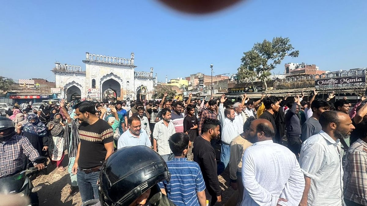 آیت اللہ خامنہ ای کی شہادت پر ’امریکہ ۔اسرائیل مردہ باد‘ کے نعروں سے گونج اُٹھا لکھنؤ