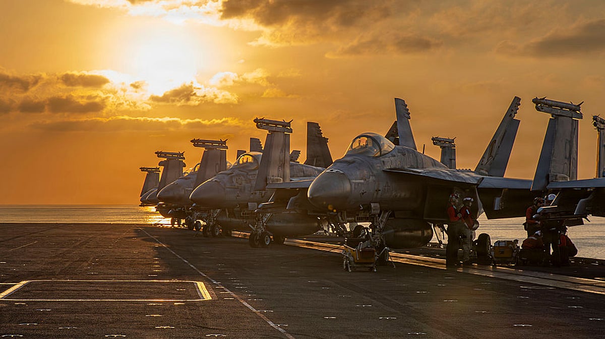 امریکی طیارہ بردار جہاز ابراہم لنکن پر کروز میزائل حملہ، سینکڑوں امریکی فوجی ہلاک یا زخمی، ایران کا دعویٰ