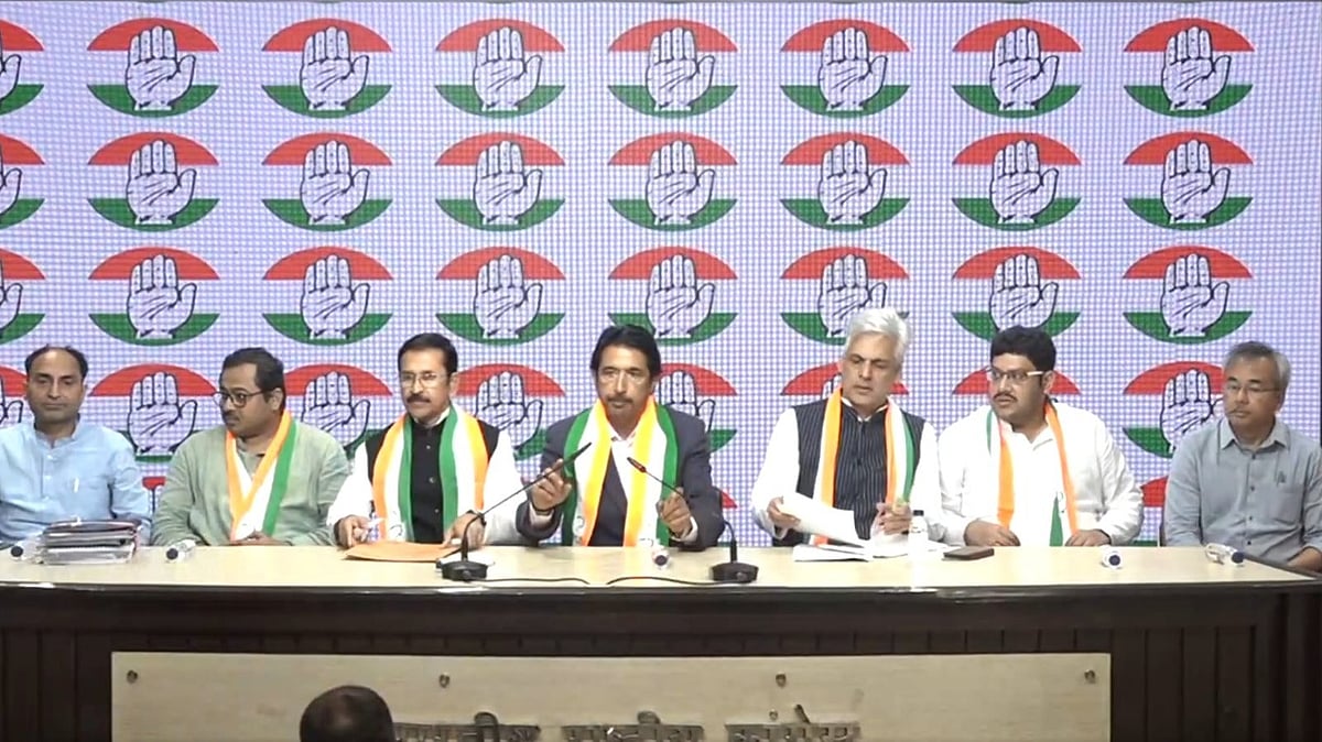 <div class="paragraphs"><p>پریس کانفرنس کا منظر</p></div>