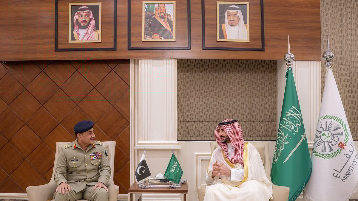 <div class="paragraphs"><p>سعودی عرب کے وزیر دفاع خالد بن سلمان اور&nbsp;پاکستان کے آرمی چیف عاصم منیر، تصویر بشکریہ&nbsp;@kbsalsaud</p></div>