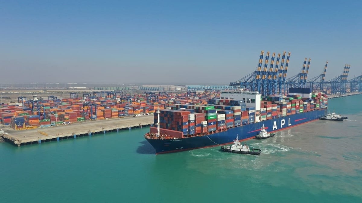 <div class="paragraphs"><p>موندرا پورٹ، تصویر آئی اے این ایس</p></div>