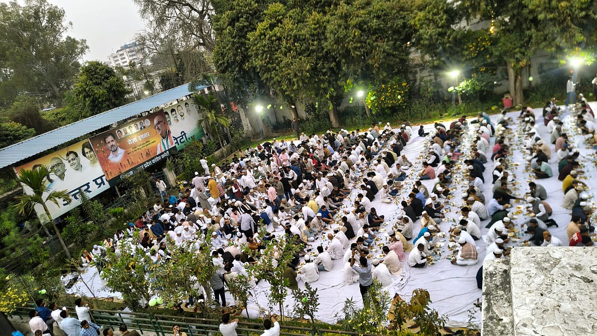 اتر پردیش ریاستی کانگریس دفتر میں افطار پارٹی کا اہتمام، دیکھنے کو ملی ہندوستان کی اصل تصویر 