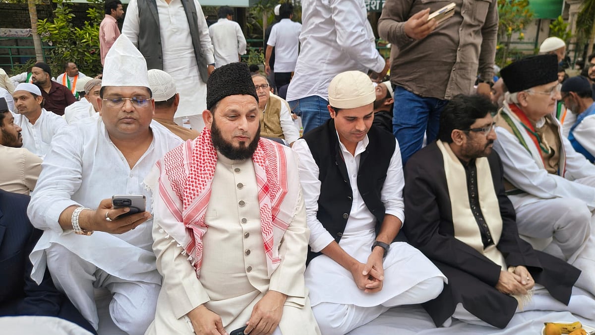 اتر پردیش ریاستی کانگریس دفتر میں افطار پارٹی کا اہتمام، دیکھنے کو ملی ہندوستان کی اصل تصویر 