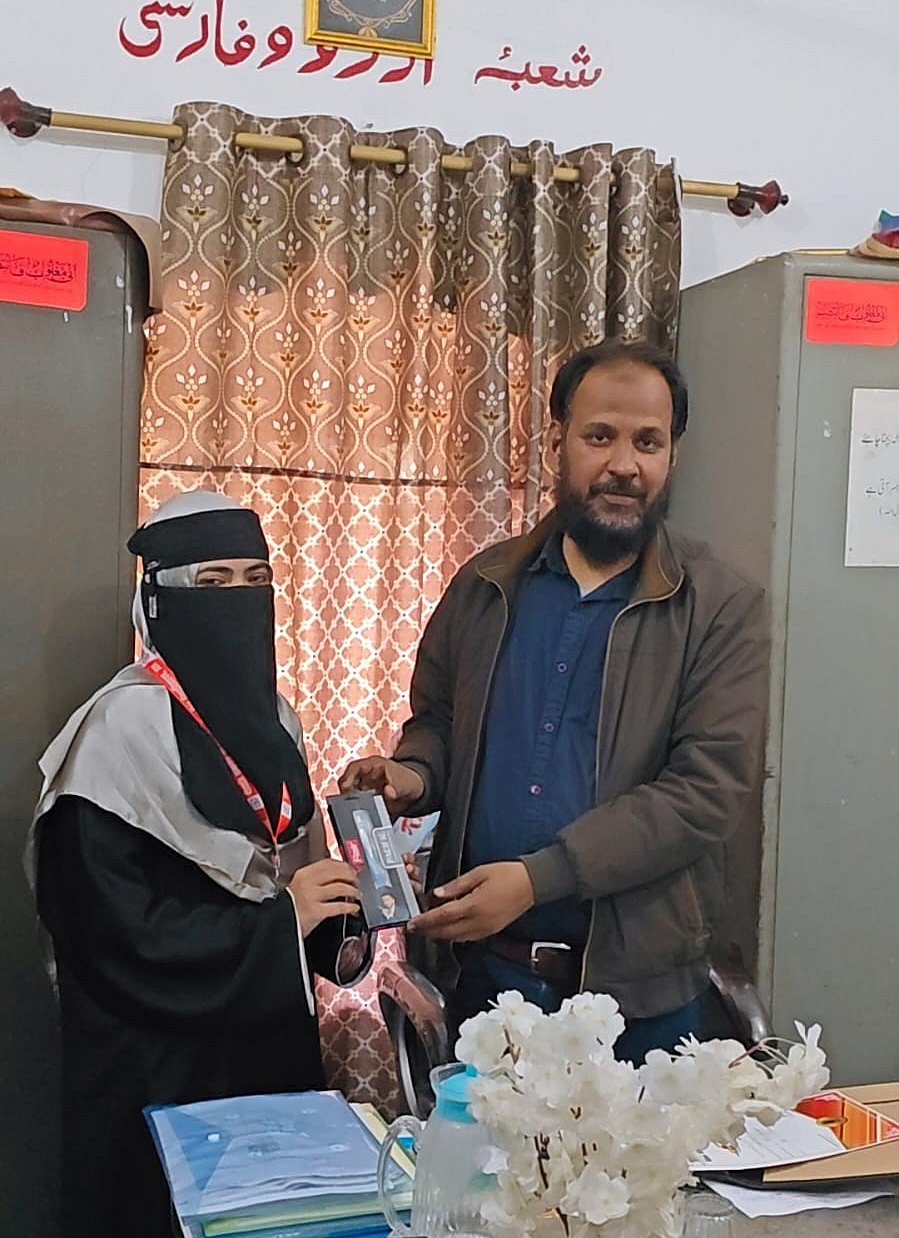 انٹرویو: شکستہ حال شعبۂ اردو میں روح پھونکنے والے جواں سال اُستاد آفتاب احمد منیری