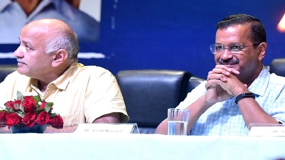 منیش سسودیا اور اروند کیجریوال، تصویر آئی اے این ایس