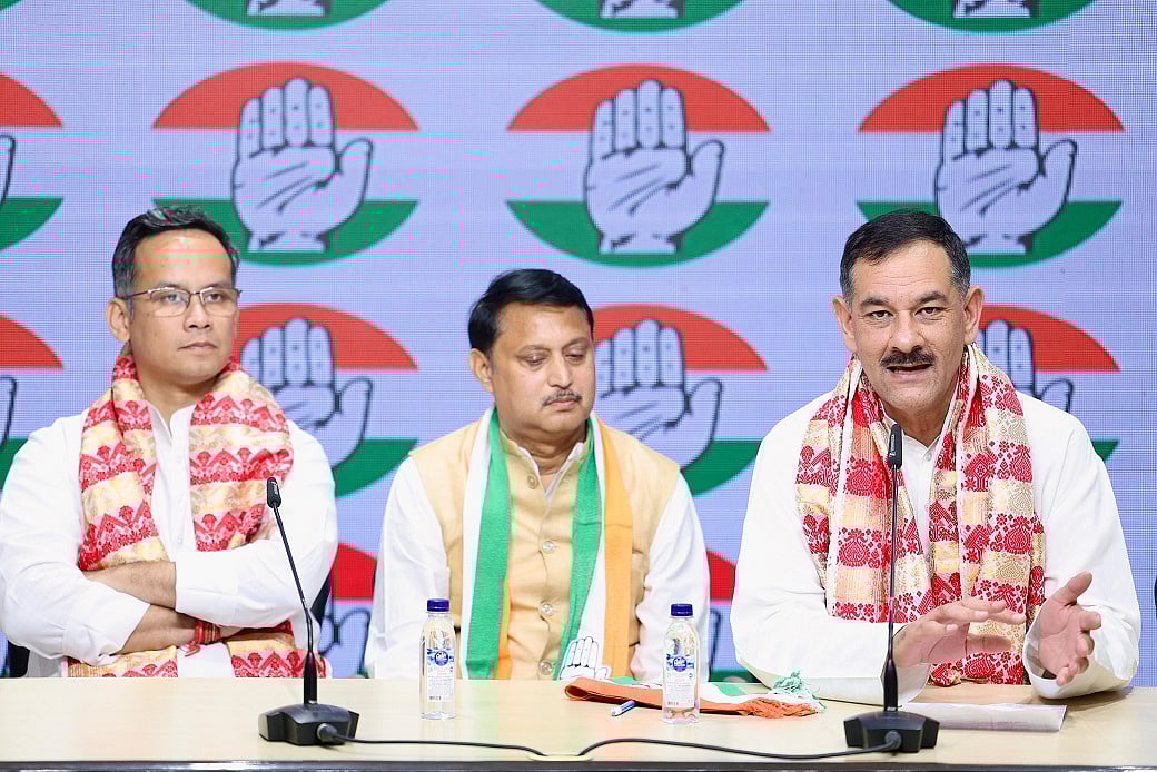 آسام اسمبلی انتخاب سے عین قبل آسام گن پریشد کے سرکردہ لیڈر جینت کھاؤند سمیت کئی شخصیات کانگریس میں شامل