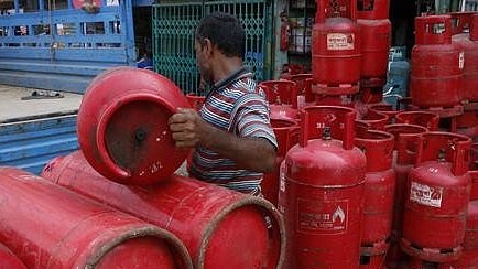 <div class="paragraphs"><p>ممبئی میں گیس کا بحران</p></div>