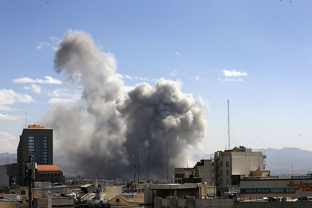 ایران-امریکہ-اسرائیل جنگ: 1300 سے زائد ایرانی جان بحق، ہزاروں عمارتیں تباہ، 140 امریکی فوجی بھی زخمی