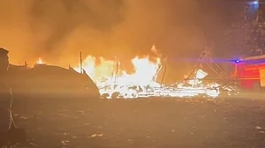 <div class="paragraphs"><p>مٹیالا میں آگ کا منظر ( تصویر: آئی اے این ایس)</p></div>