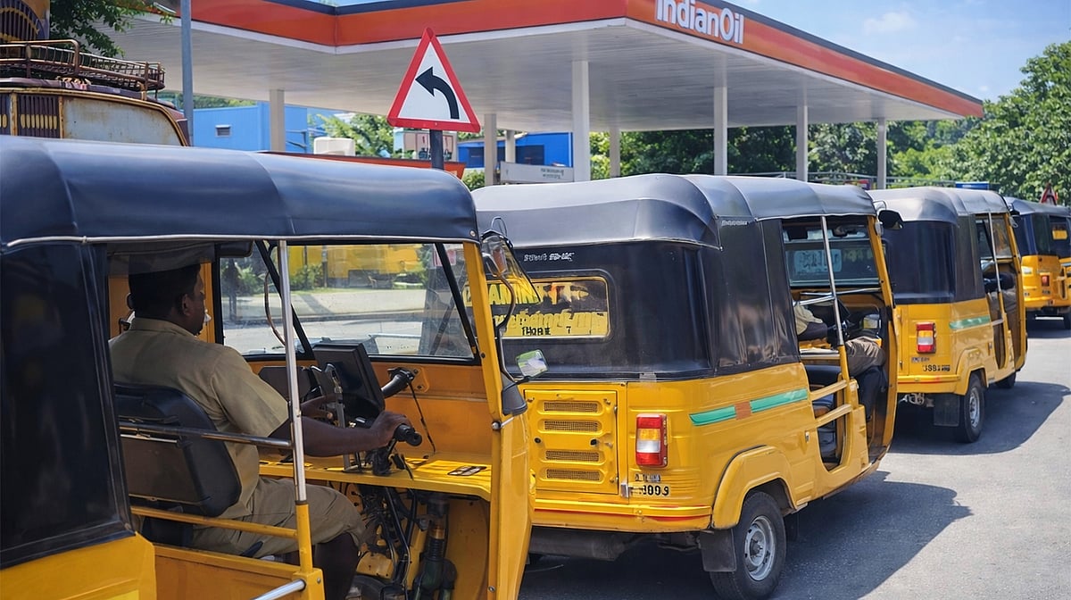 مغربی ایشیا کی جنگ کا اثر: چنئی میں ایل پی جی اور سی این جی کی کمی، آٹو رکشہ خدمات متاثر