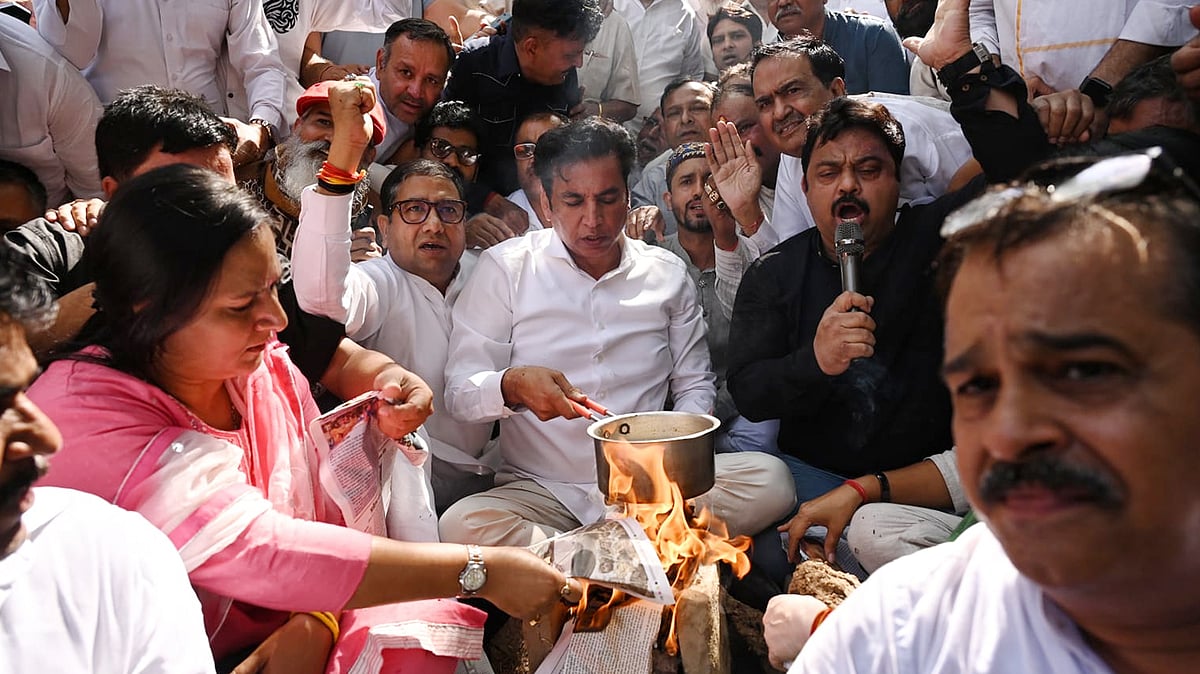 <div class="paragraphs"><p>تصویر قومی آواز / وپن</p></div>