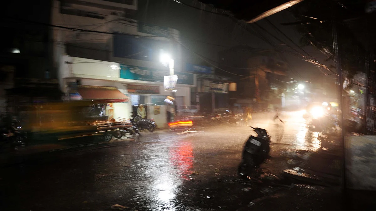 <div class="paragraphs"><p>دہلی میں بارش (فائل)/ تصویر یو این آئی</p></div>