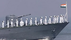 پاکستانی ماہی گیروں کے لیے فرشتہ ثابت ہوئے ہندوستانی بحریہ کے جوان، بحیرۂ عرب میں بچائی جان