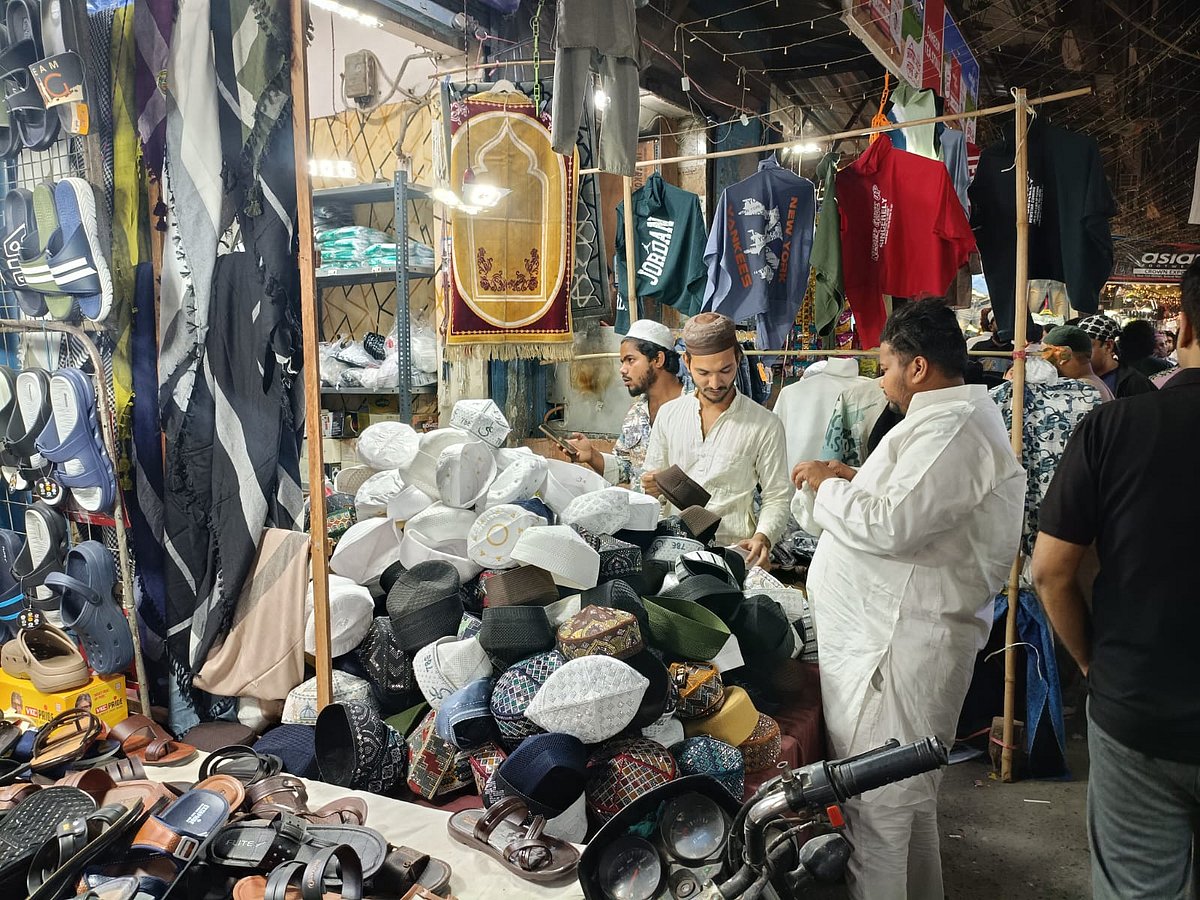 دہلی: لذیذ پکوانوں کے لطف اور عید کی خریداری کے لیے مشہور ہو چکا ہے جعفرآباد کا بازار 