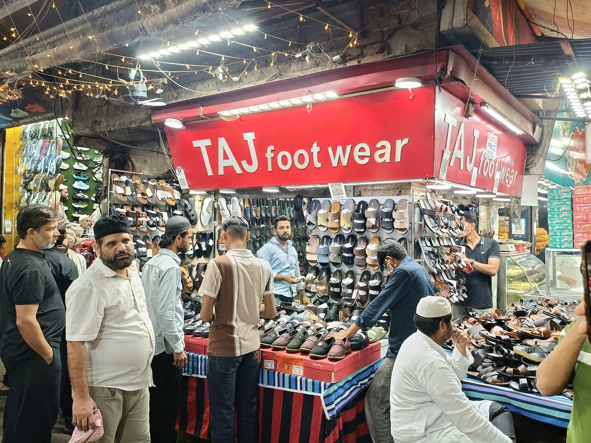 دہلی: لذیذ پکوانوں کے لطف اور عید کی خریداری کے لیے مشہور ہو چکا ہے جعفرآباد کا بازار 