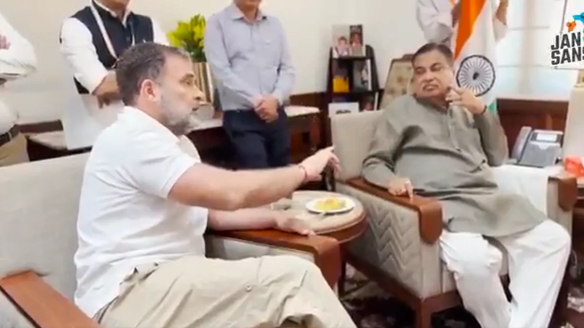 <div class="paragraphs"><p>مرکزی وزیر نتن گڈکری کے سامنے چھوٹے صنعت کاروں کی پریشانی بیان کرتے ہوئے راہل گاندھی، ویڈیو گریب</p></div>