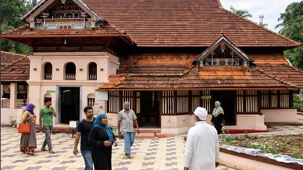 کیرالہ میں عید کے موقع پر انتخابی مہم میں گرمجوشی، امیدواروں نے عوام سے براہِ راست رابطہ بڑھایا