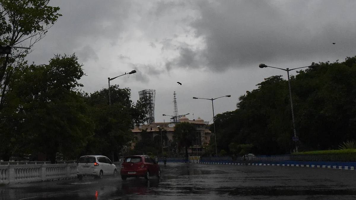 <div class="paragraphs"><p>طوفان آنے سے پہلے کا منظر / یو این آئی</p></div>