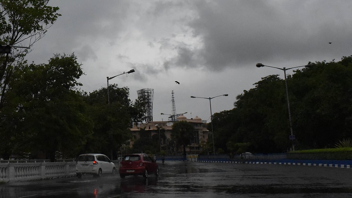 <div class="paragraphs"><p>طوفان آنے سے پہلے کا منظر / یو این آئی</p></div>