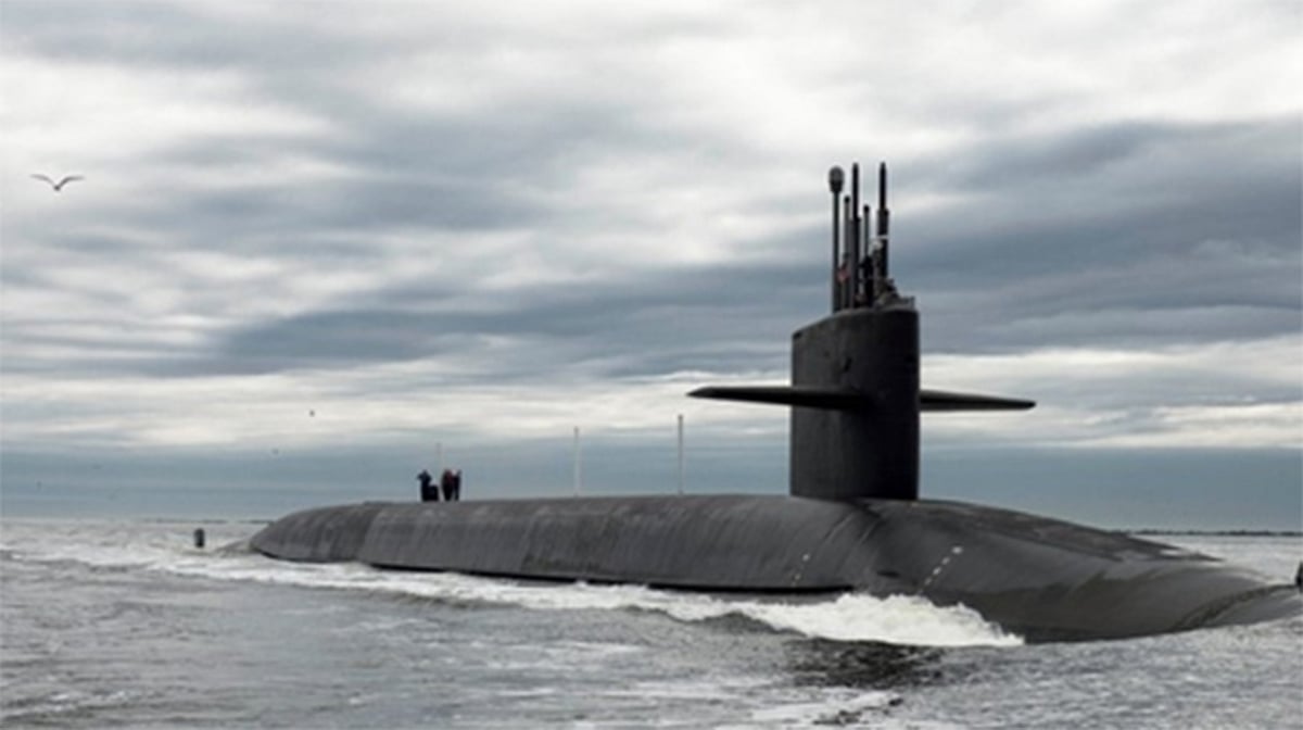 ایران-اسرائیل کشیدگی کے درمیان اہم پیشرفت، برطانیہ نے بحیرہ عرب میں تعینات کی جوہری آبدوز