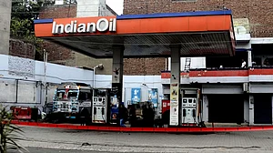 پٹرول اور ڈیزل / تصویر آئی اے این ایس