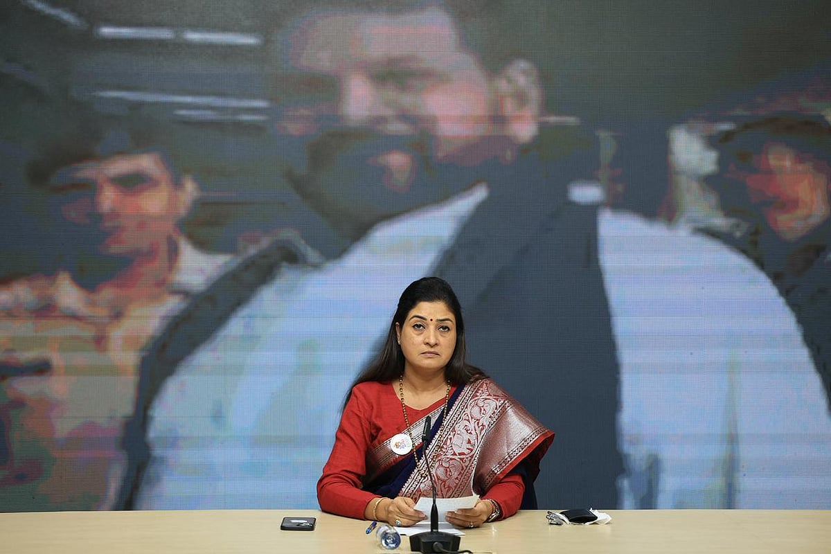 الکا لامبا کا بی جے پی پر بڑا حملہ: 44 عوامی نمائندوں پر سنگین الزامات، تصاویر کے ساتھ پیش کی پوری تفصیل