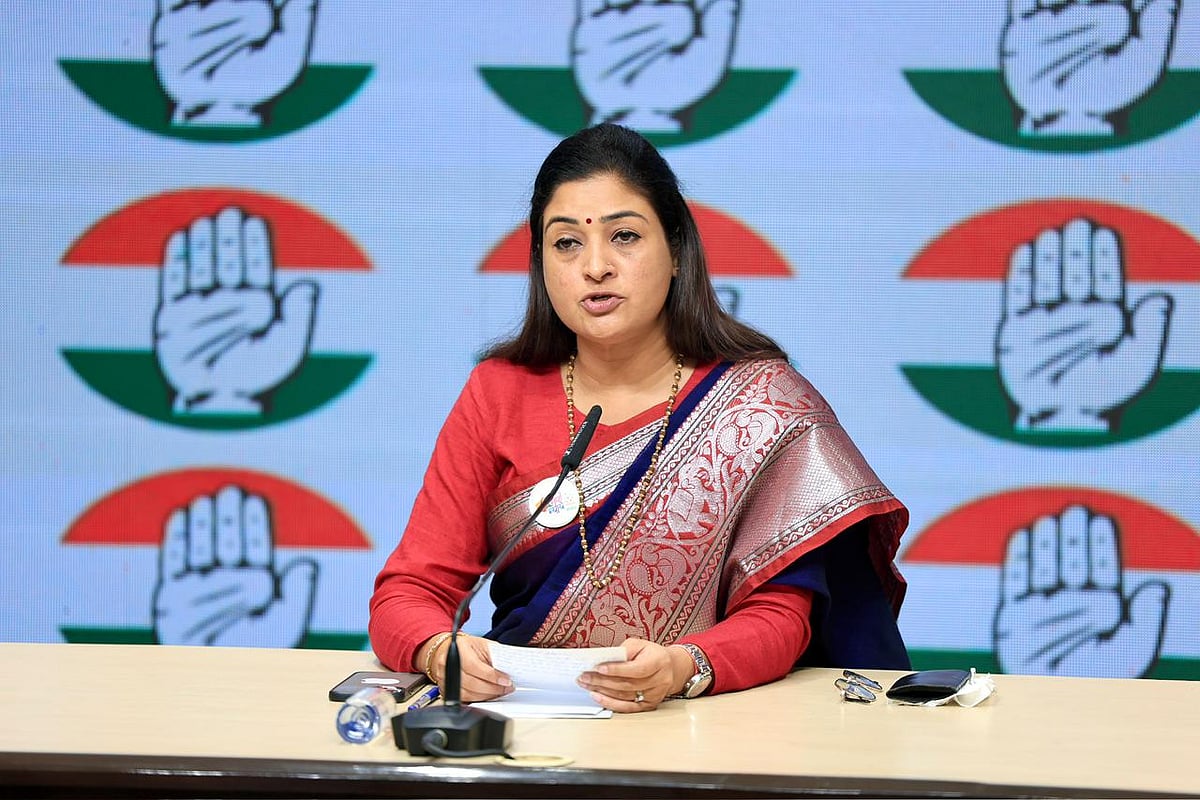 الکا لامبا کا بی جے پی پر بڑا حملہ: 44 عوامی نمائندوں پر سنگین الزامات، تصاویر کے ساتھ پیش کی پوری تفصیل