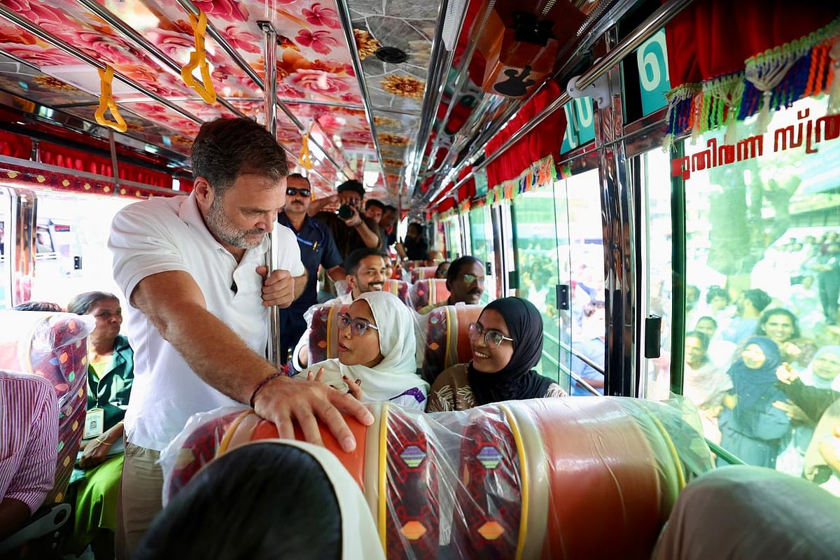 <div class="paragraphs"><p>راہل گاندھی کیرالہ میں انتخابی تشہیر کے دوران، تصویر ’ایکس‘ @INCIndia</p></div>