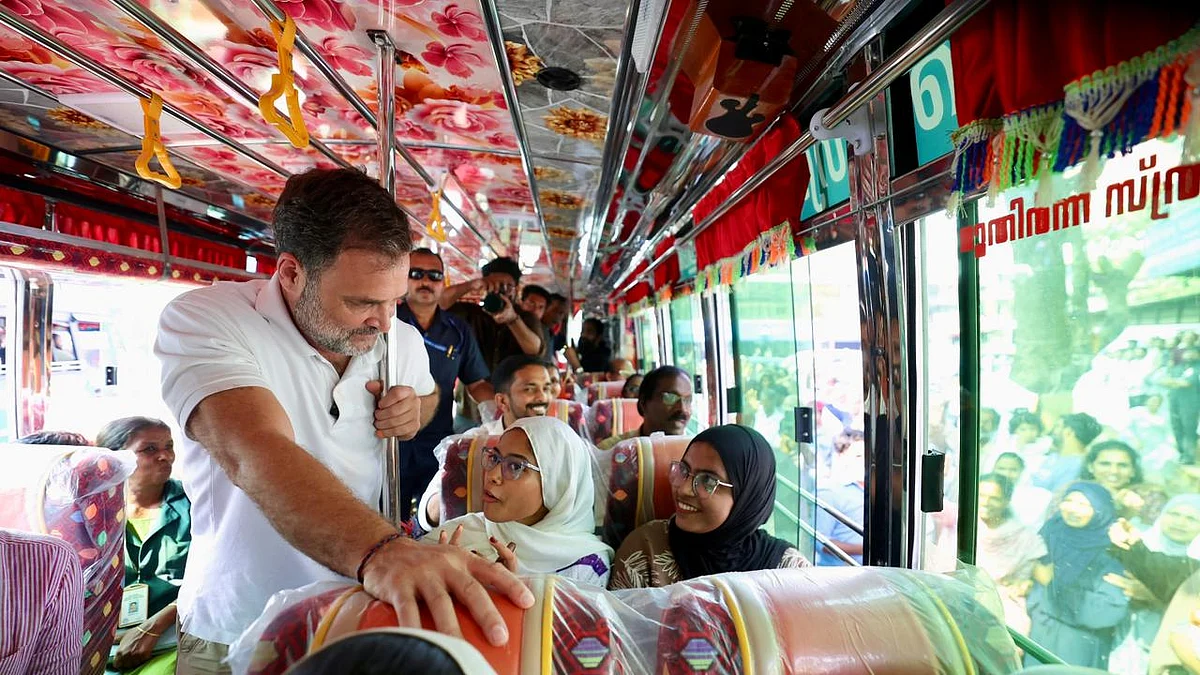 <div class="paragraphs"><p>راہل گاندھی کیرالہ میں انتخابی تشہیر کے دوران، تصویر ’ایکس‘ @INCIndia</p></div>