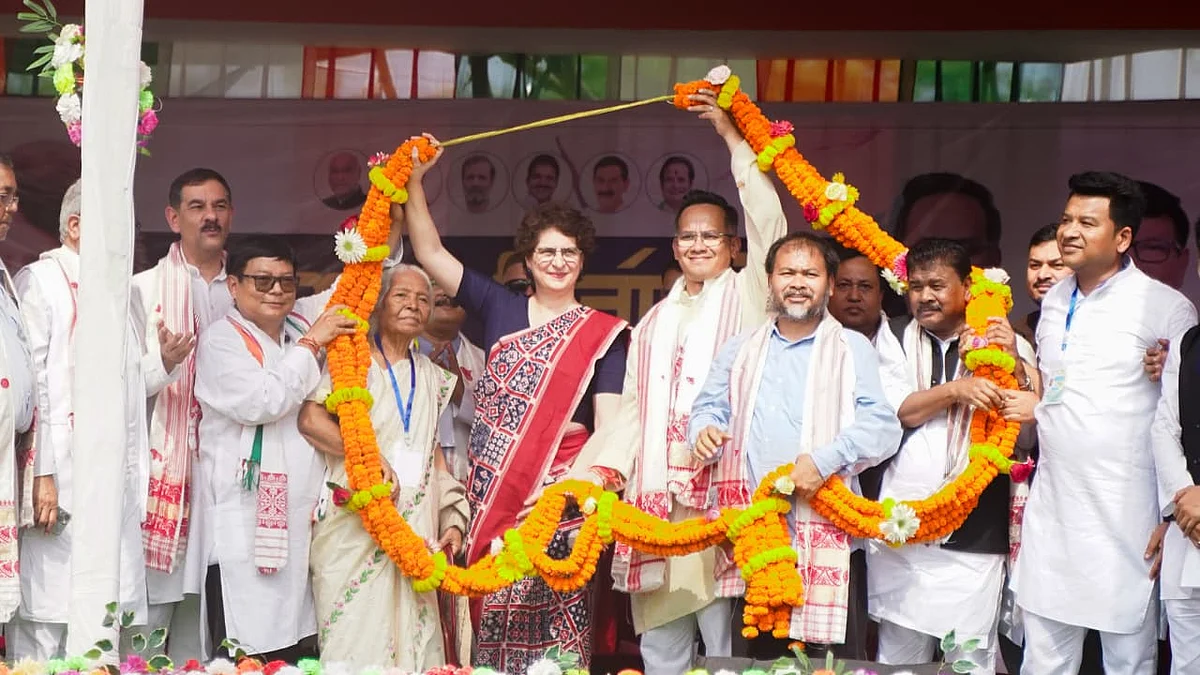 <div class="paragraphs"><p>آسام میں انتخابی تشہیر کے دوران کانگریس جنرل سکریٹری پرینکا گاندھی، تصویر ’ایکس‘&nbsp;<a href="https://x.com/INCIndia">@INCIndia</a></p></div>