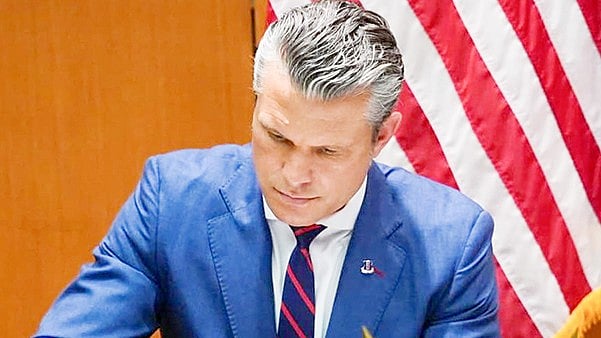 امریکی فوج کے سربراہ جنرل رینڈی جارج کو عہدہ چھوڑنے کی ہدایت دی گئی!