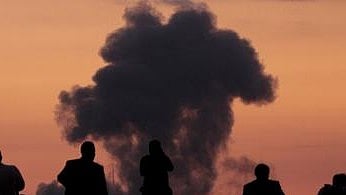 مشرق وسطیٰ میں کشیدگی کے دوران عراق میں پھر فضائی حملہ، موصل اورعزیزیہ میں فوجی اڈوں کو بنایا گیا نشانہ، 3 ہلاک