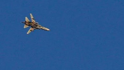 اسرائیل نے شامی جنگی طیارہ مار گرایا