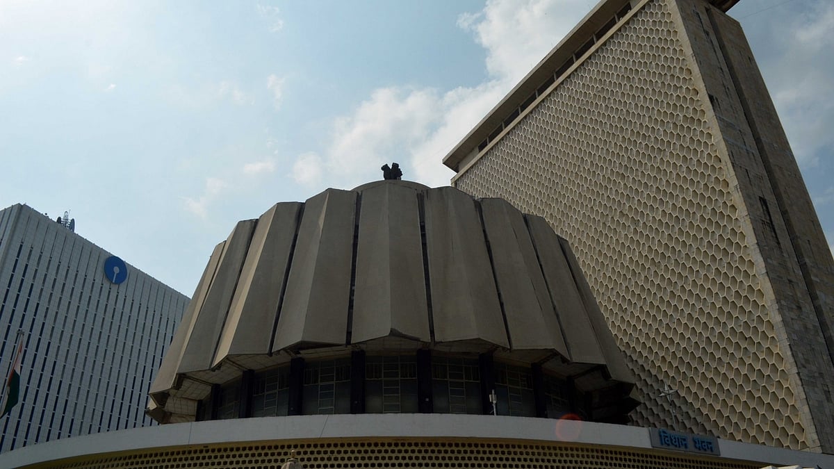 بارامتی ضمنی انتخاب: ایم وی اے کی کوششوں کو جھٹکا، سنیترا پوار کو ٹکر دینے کے لیے کانگریس امیدوار آکاش مورے میدان میں