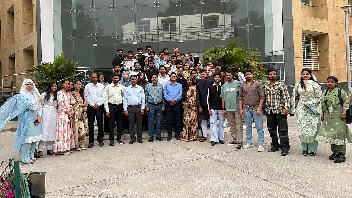 <div class="paragraphs"><p>ذاکر حسین دہلی کالج میں ادبی تقریب کا انعقاد</p></div>