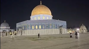 40 روز بعد کھلی مسجد اقصیٰ، نمازِ فجر میں شامل ہوئے 3 ہزار افراد