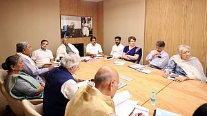 <div class="paragraphs"><p>کانگریس مجلس عاملہ کی میٹنگ کا منظر، تصویر ’ایکس‘ <a href="https://x.com/kharge">@kharge</a></p></div>