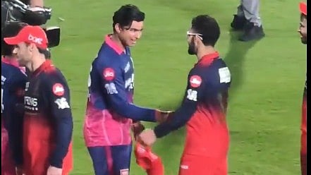 <div class="paragraphs"><p>وراٹ کوہلی اور ویبھو سوریہ ونشی (ویڈیو گریب)</p></div>