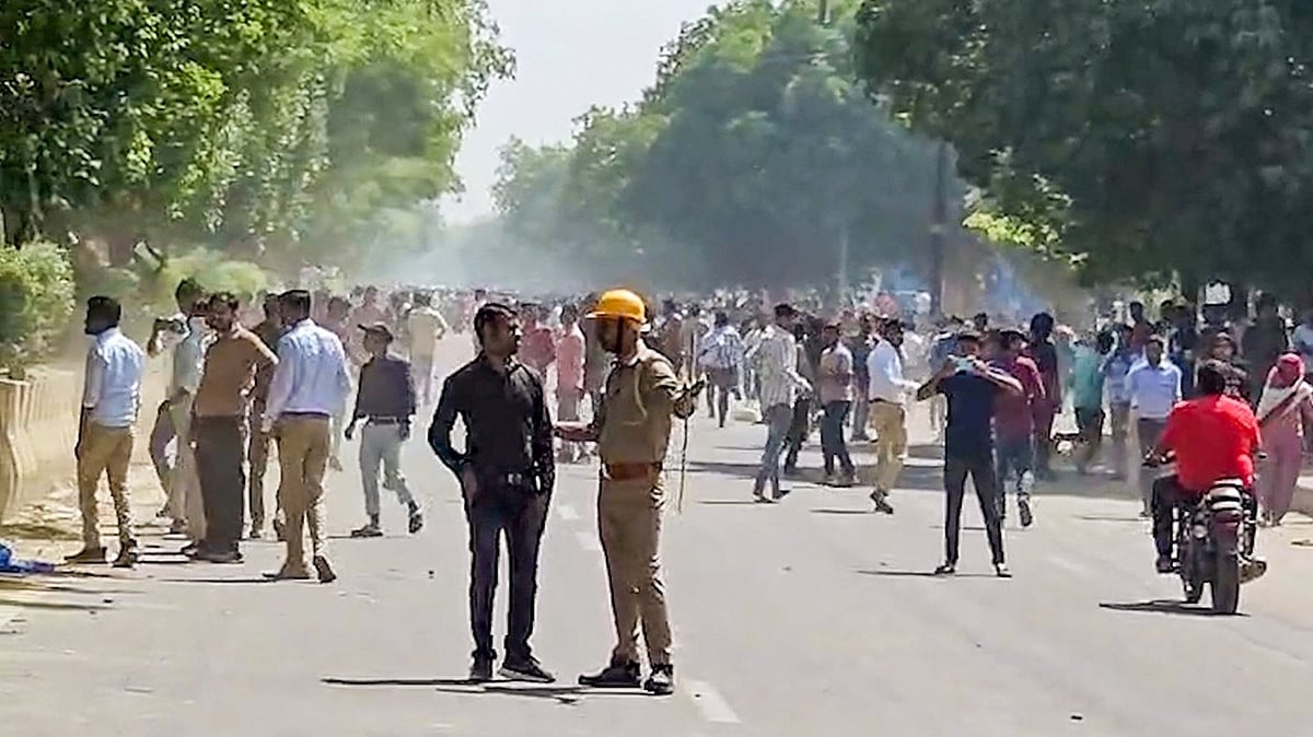 پُرتشدد مظاہروں کے بعد یوپی حکومت کا اعلان، مزدوروں کی تنخواہ میں 3 ہزار روپے کا اضافہ، نئی شرح یکم اپریل سے نافذ