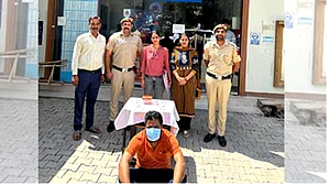 ڈیٹنگ ایپس پر فرضی شناخت بنا کر خواتین کو نشانہ بنانے والا ملزم گرفتار، دو کروڑ کی ٹھگی کا انکشاف