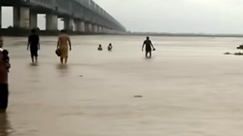 جھارکھنڈ کی سورن ریکھا ندی میں پھر ملا 200 کلو وزنی میزائل بم، فوج طلب، علاقے میں سنسنی