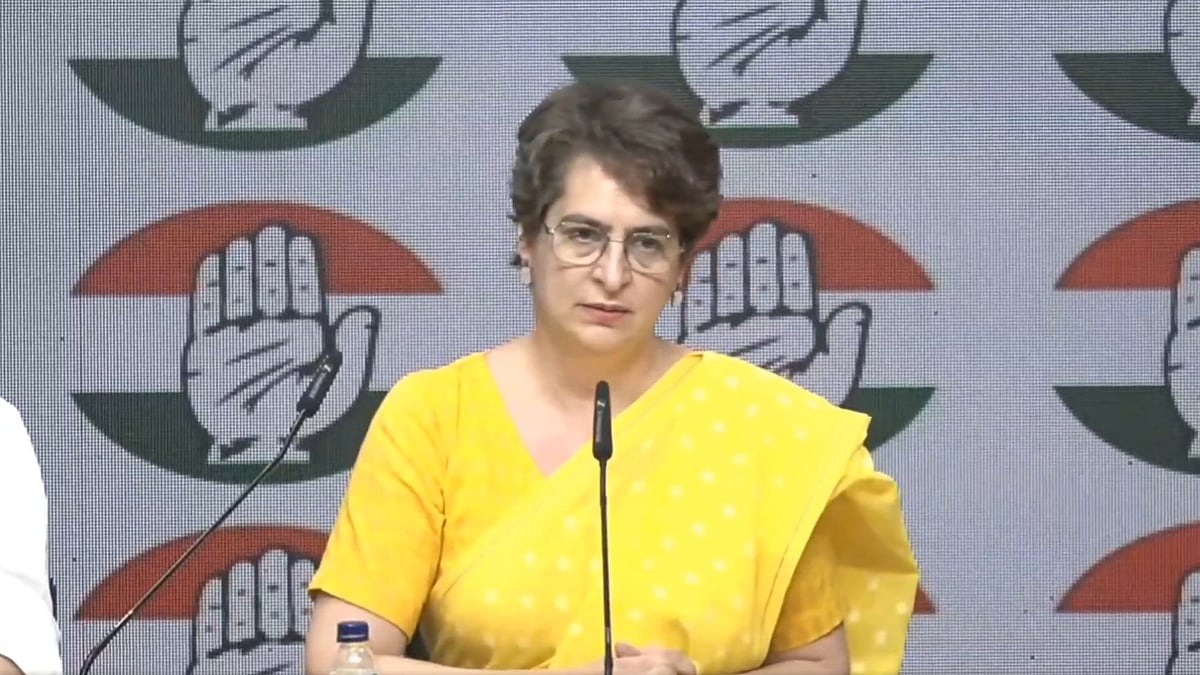 <div class="paragraphs"><p>پریس کانفرنس کے دوران پرینکا گاندھی (ویڈیو گریب)</p></div>