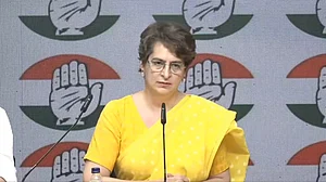 <div class="paragraphs"><p>پریس کانفرنس کے دوران پرینکا گاندھی (ویڈیو گریب)</p></div>