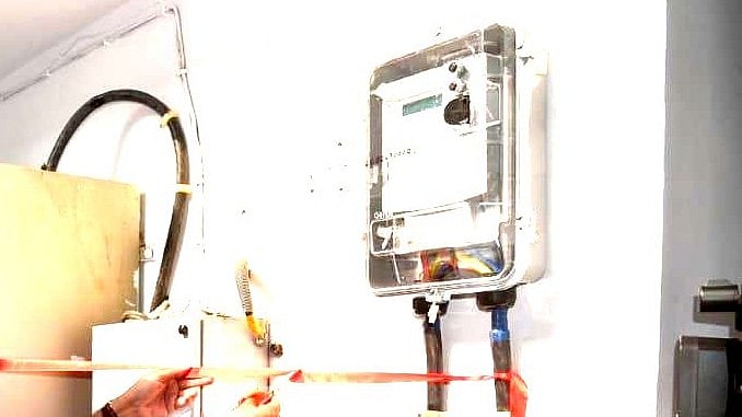 اتر پردیش میں پرانے بجلی میٹروں کو اسمارٹ پری پیڈ سے بدلنے پر روک، صارفین کے مسلسل احتجاج پر حکومت نے لیا فیصلہ